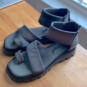Free People Maddox Sandals Puffy Grey Leather with Heel zip Size 36 or 7.